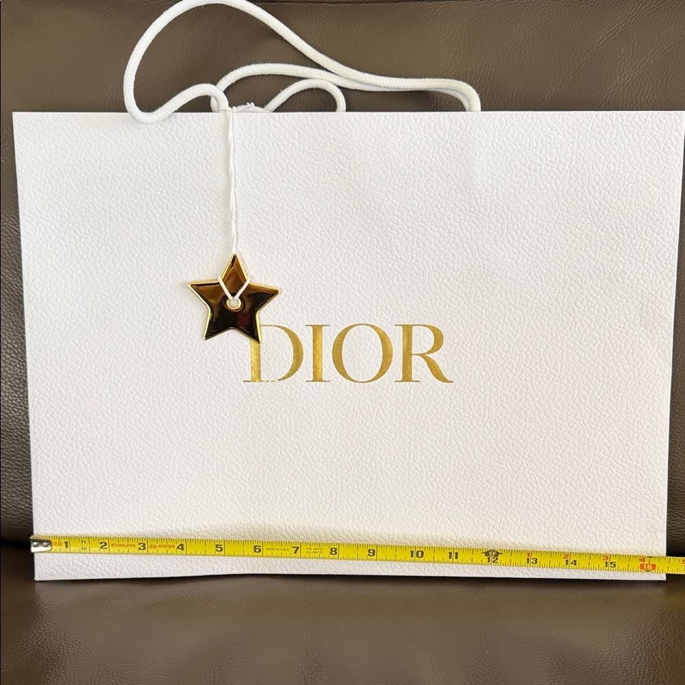 Dior Elegant White and Gold Paper shopping bag - Picture 4 of 5